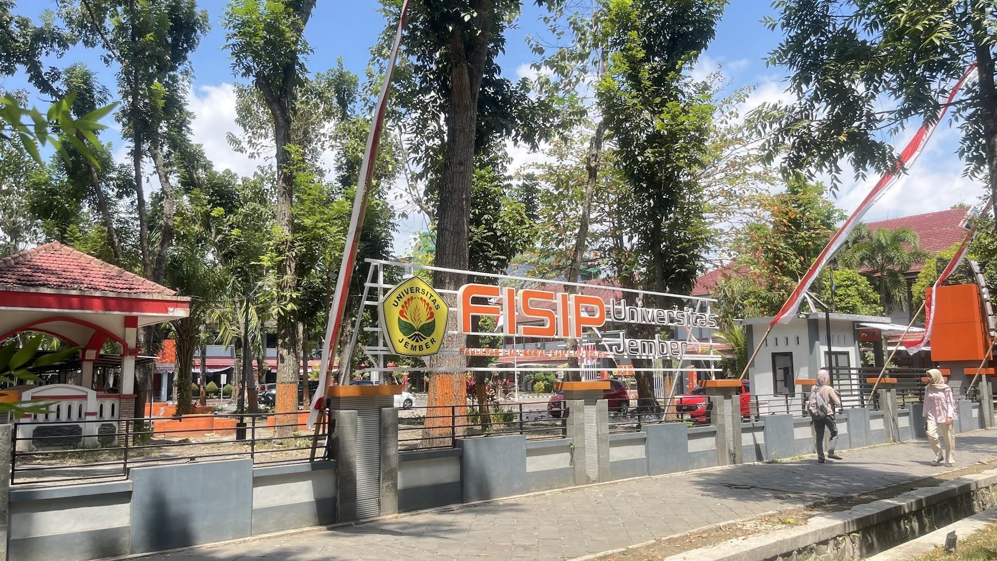 Di Balik Kepulan Asap, Menelusuri Anggapan Rokok sebagai Peredam Stres Mahasiswa FISIP UNEJ
